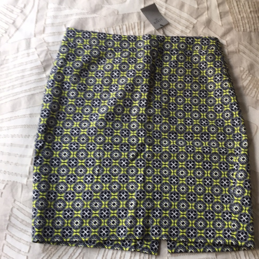 NWT! J.Crew womens navy/yellow skirt. Size 2P